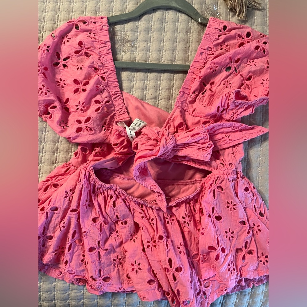 Altered state size small eyelet top